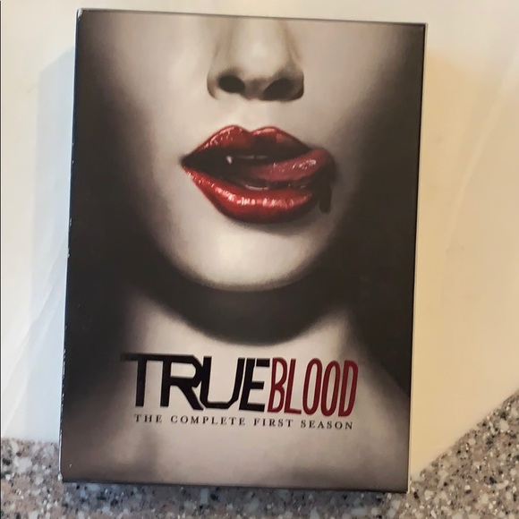 True Blood Cimplete 1st season Dvd set - Picture 1 of 8
